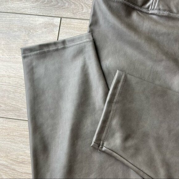 NWT 7 For  All Mankind Faux Leather Legging - Picture 8 of 12